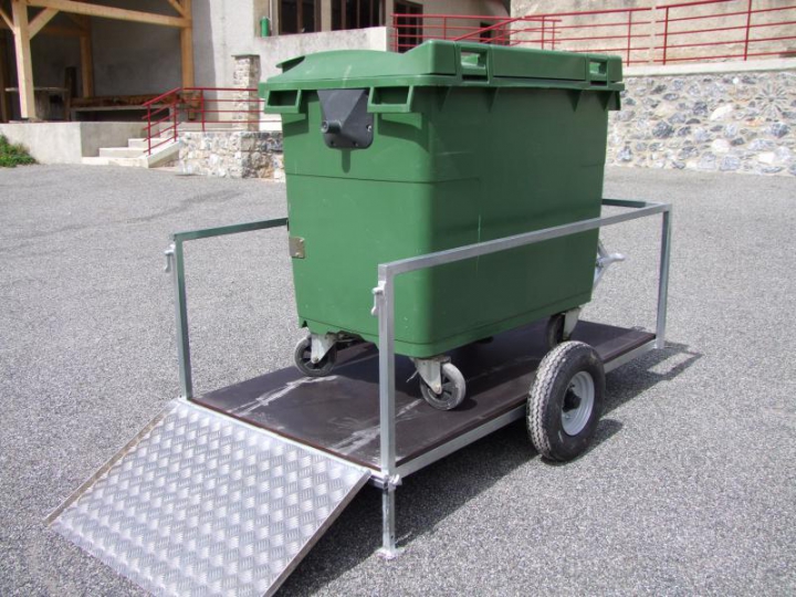 Remorque Roul'Poubelles pour 2 bacs de 360L
